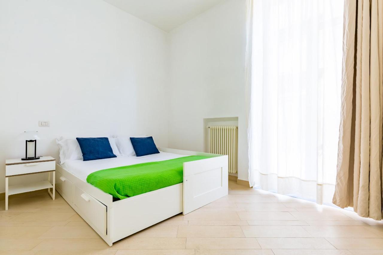 Apartment With Balcony In Palazzo Diaz By Wonderful Italy Napoli Dış mekan fotoğraf